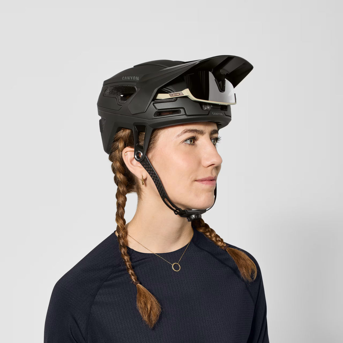 CANYON Deflectr Helmet
