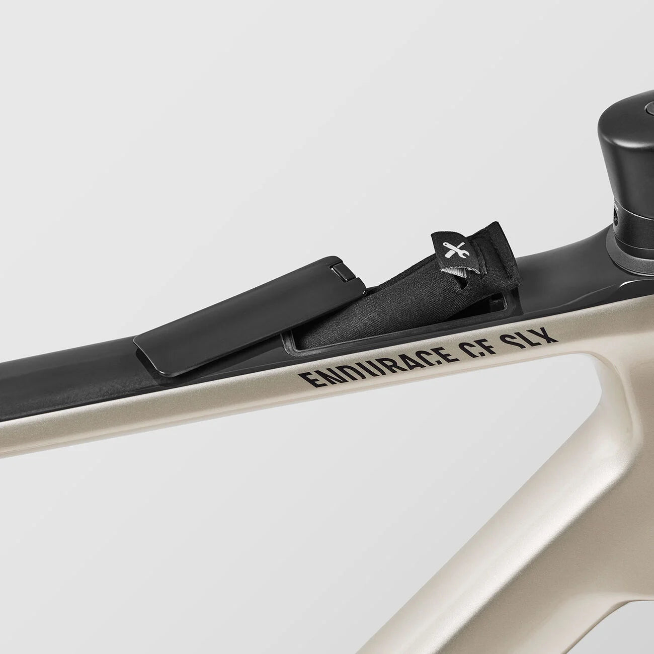 ENDURACE CF SLX 8 AXS Aero