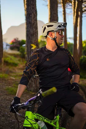 HASIE & THE ROBOTS Prime Trail Shirt