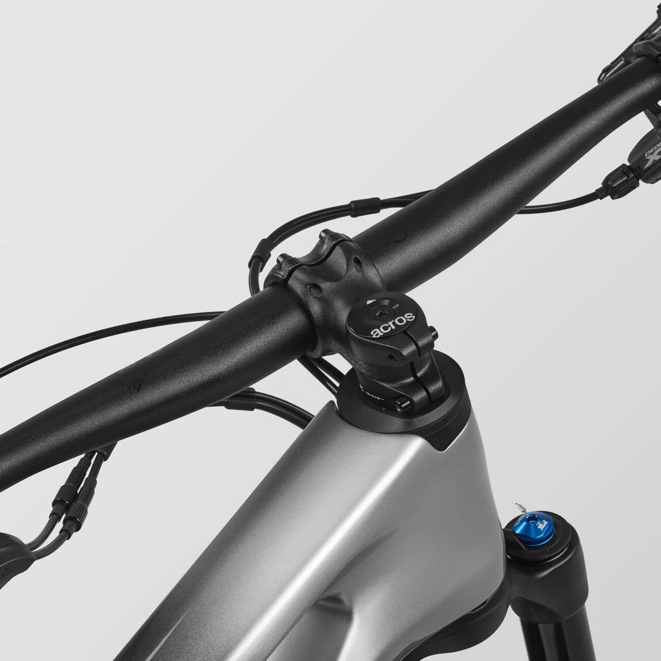 LUX TRAIL CF 8
