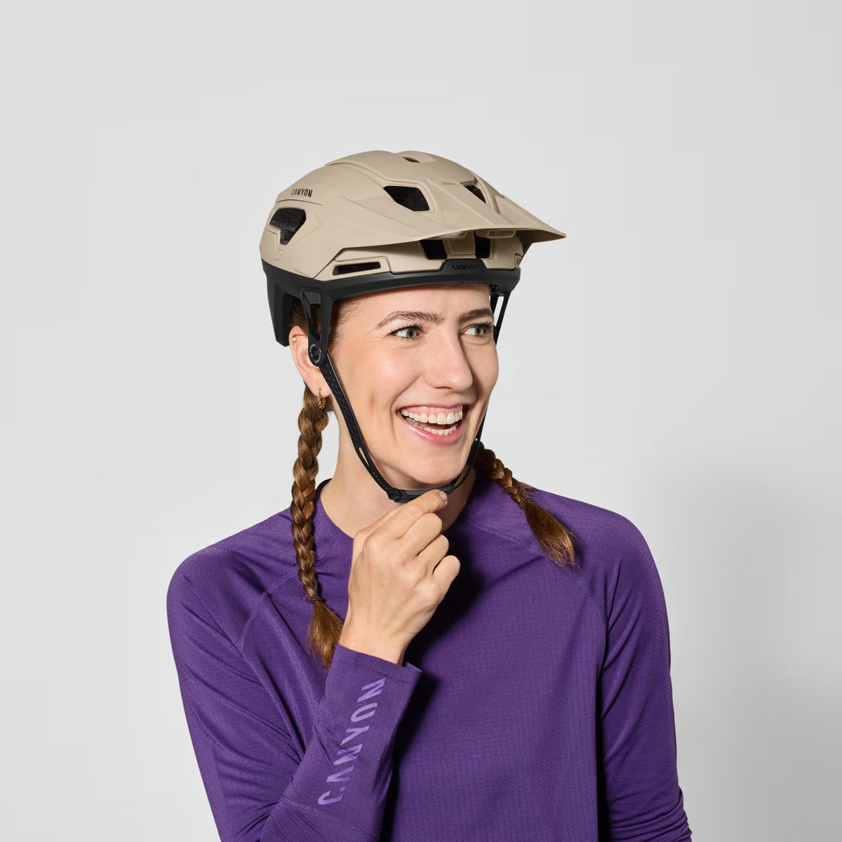 CANYON Deflectr Helmet