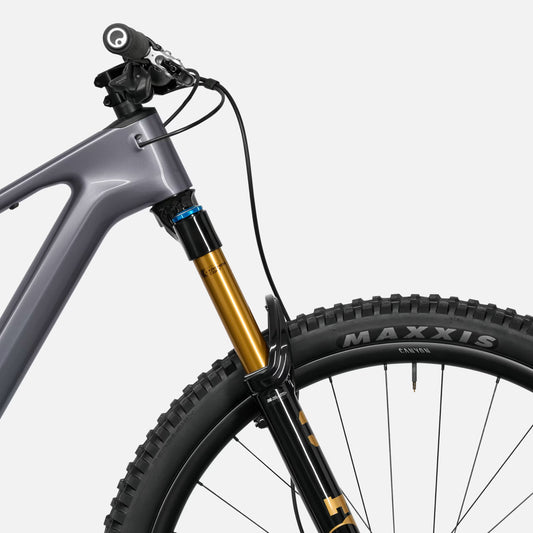 LUX TRAIL CF 9