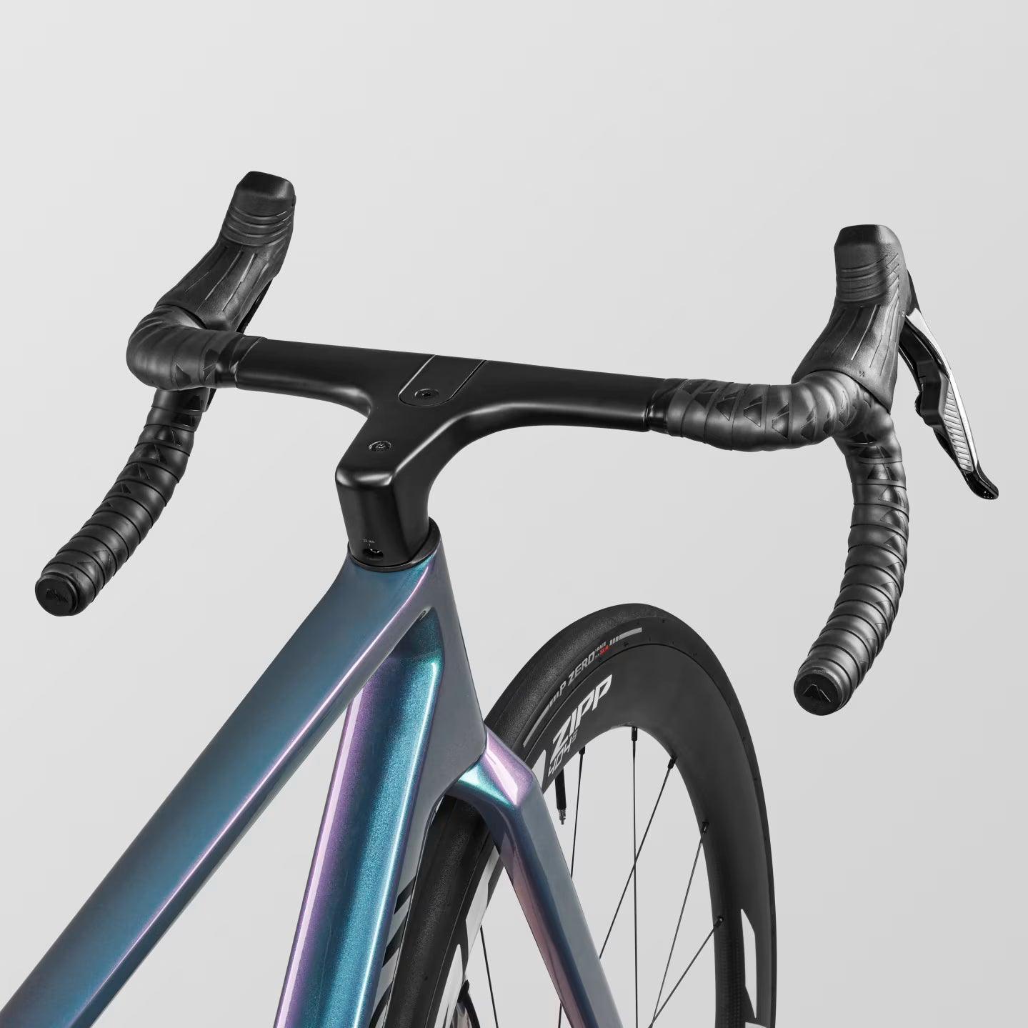 ULTIMATE CF SLX 8 AXS